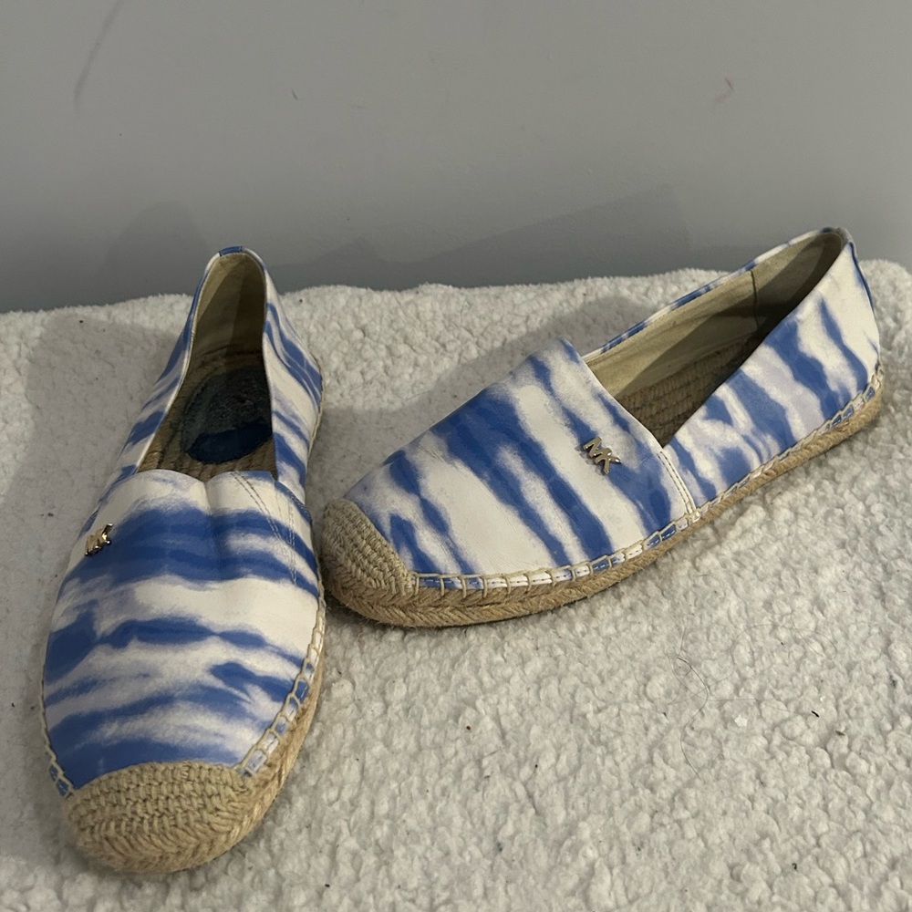 Michael Kors Women's Sz 5 Kendrick Espadrille Slip On Flats Blue White Tie Dye - Picture 4 of 14
